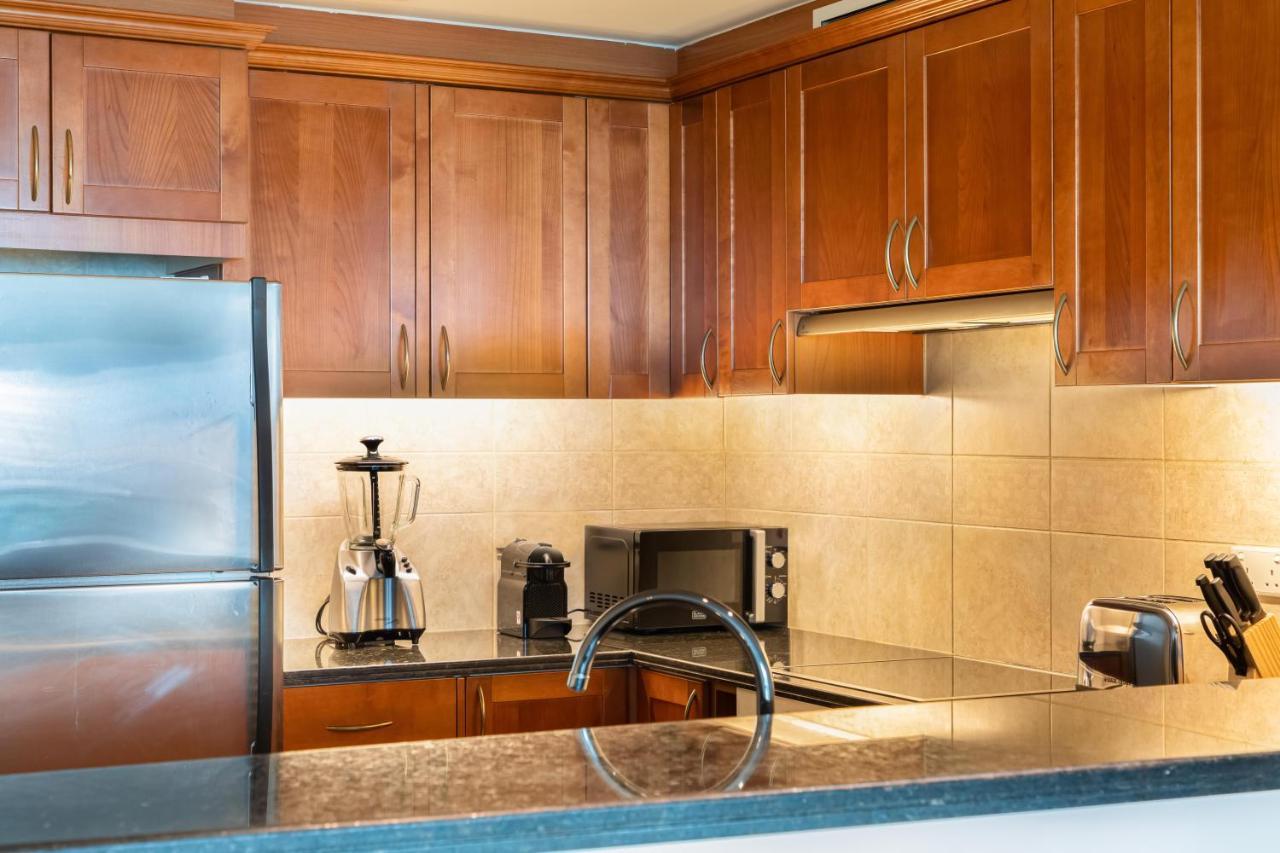 Maison Privee - Stunning Waterfront Apt With Marina View Nxt To Beach Dubai Exterior foto